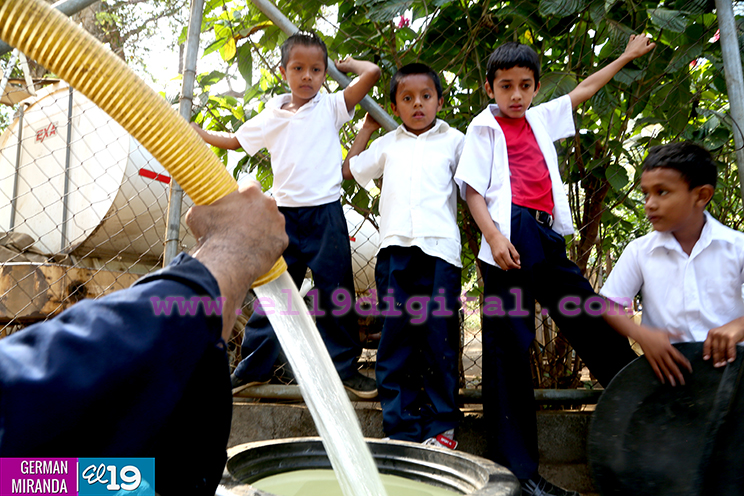 Abastecimiento de agua a trav&eacute;s de cisterna llega a Jocote Dulce